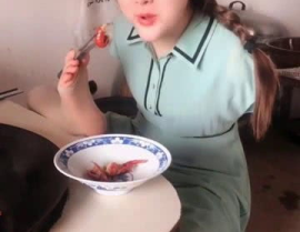 下厨做饭的小姐姐是谁,揭秘下厨背后的美食达人